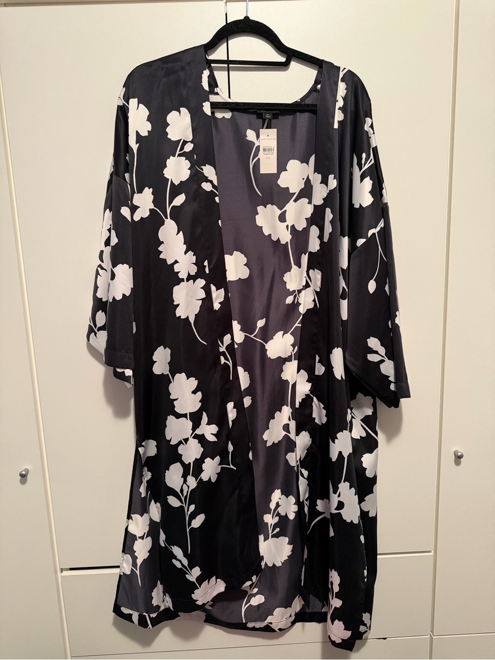 Ann Taylor Black and White Floral Kimono Blouse